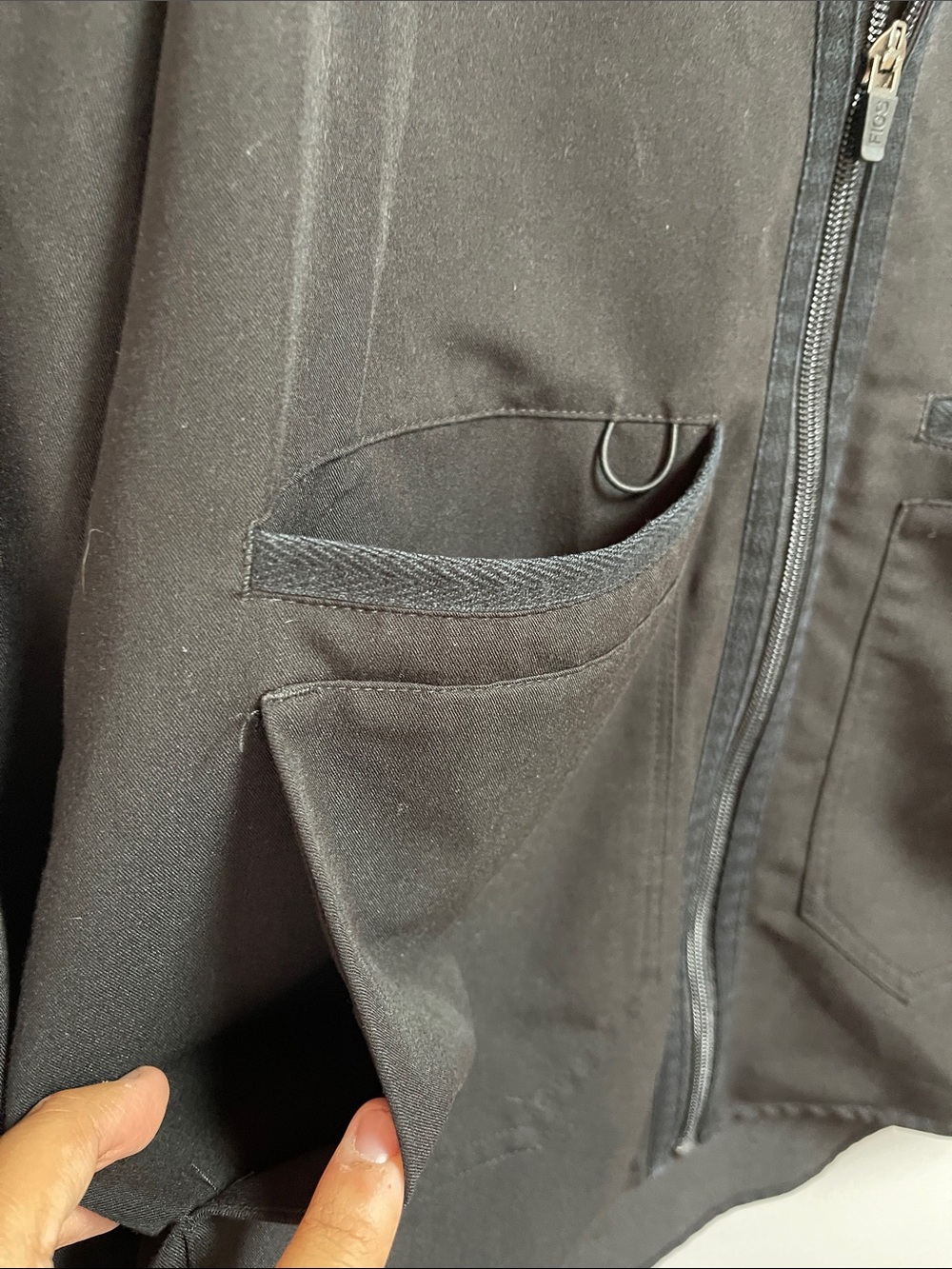 FIGS Technical Collection full-zip bomber scrub jacket - Picture 6 of 10